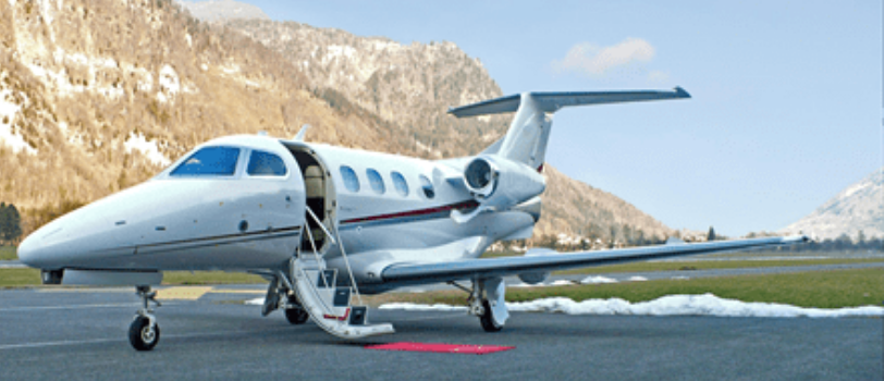 Light Jet Embraer Phenom 100 waiting for his passengers