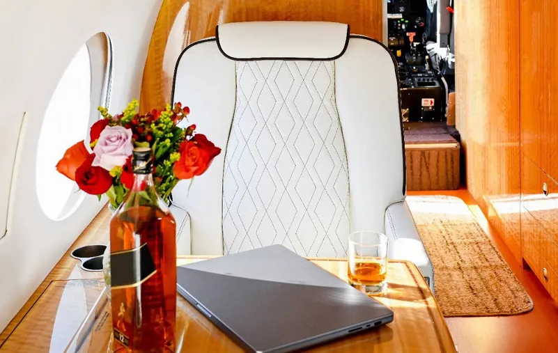 Luxury and confort in this private jet