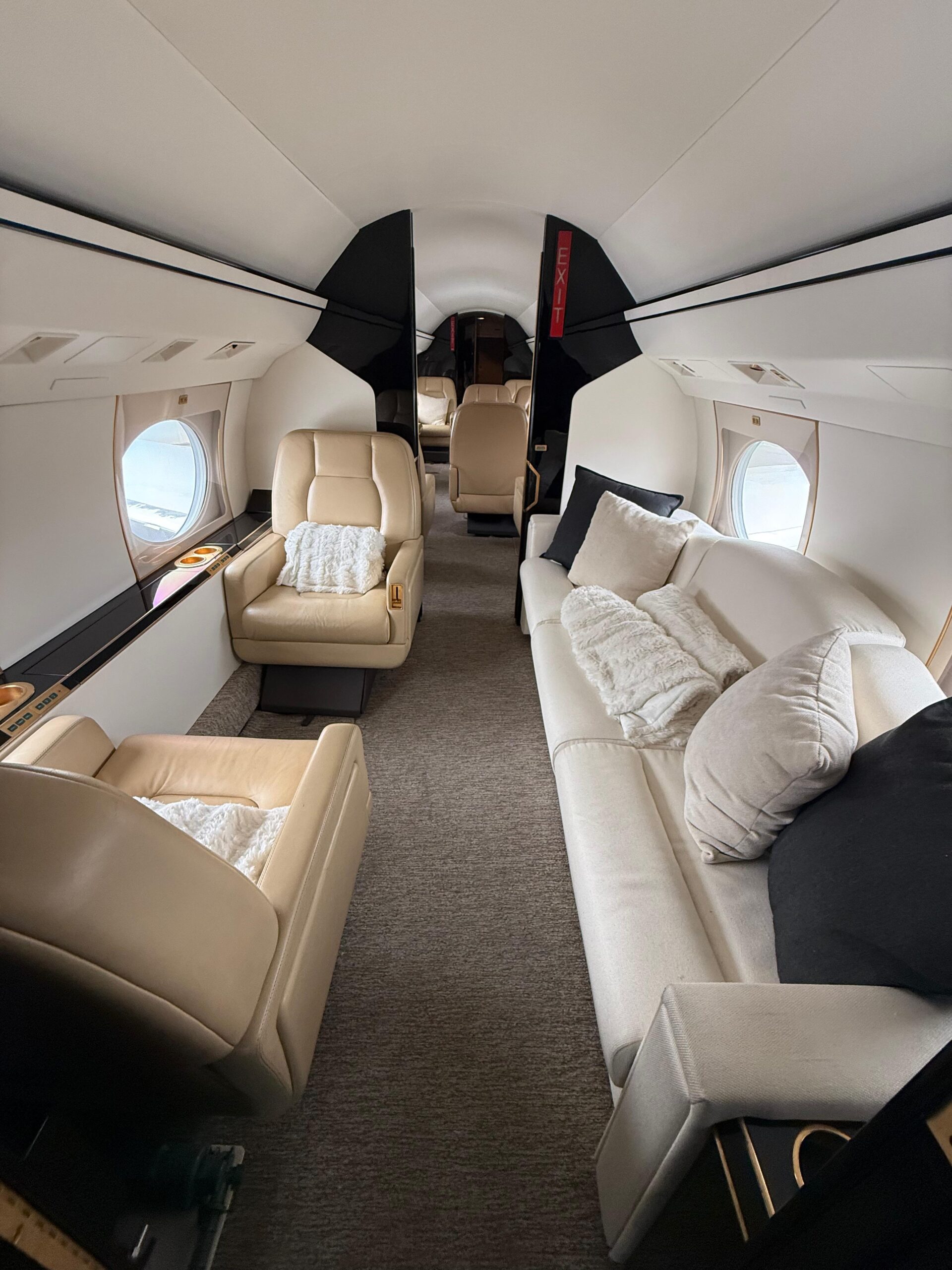 Gulfstream GIV Aft Cabin Details
