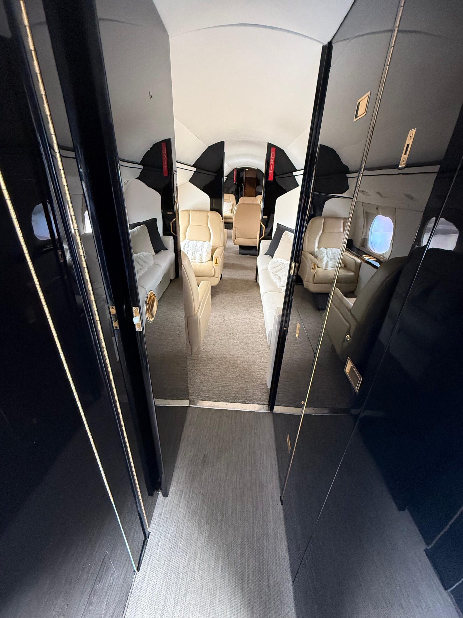 Gulfstream GIV Galley Details