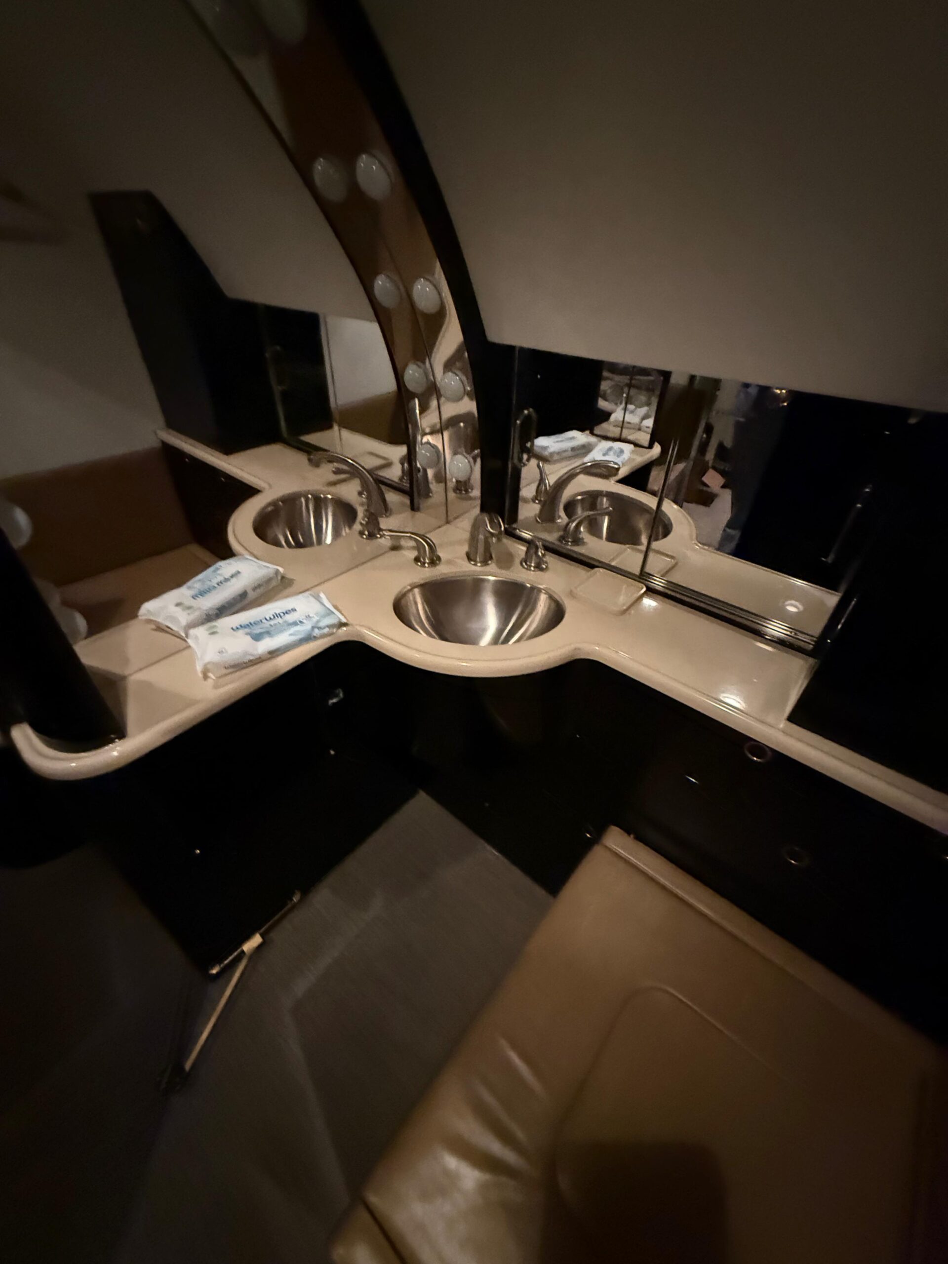 Gulfstream GIV Lavatory