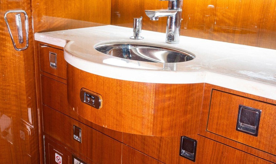 Gulfstream IV Lavatory