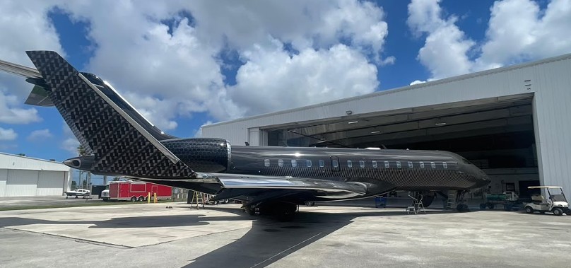 Global XRS Flight Deck or Exterior