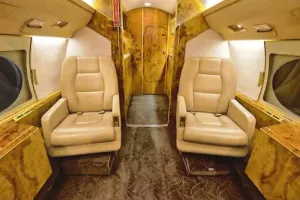 Interior layout with presidential chairs of a 1990 Gulfstream GIV