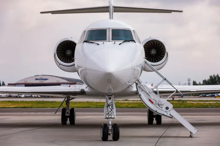 Front view Gulsftream IV